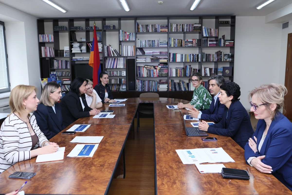 ՀԲ ներկայացուցիչների հետ քննարկվել են երեխաների խնամքի ծառայությունների զարգացման և կանանց զբաղվածության խթանման հարցերը