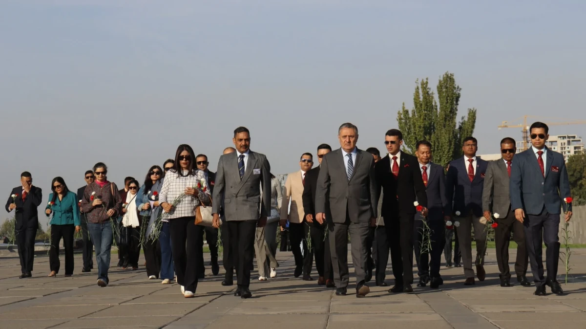 Հնդկաստանի պաշտպանական կառավարման քոլեջի պետի գլխավորած պատվիրակությունն այցելել է Հայոց ցեղասպանության հուշահամալիր