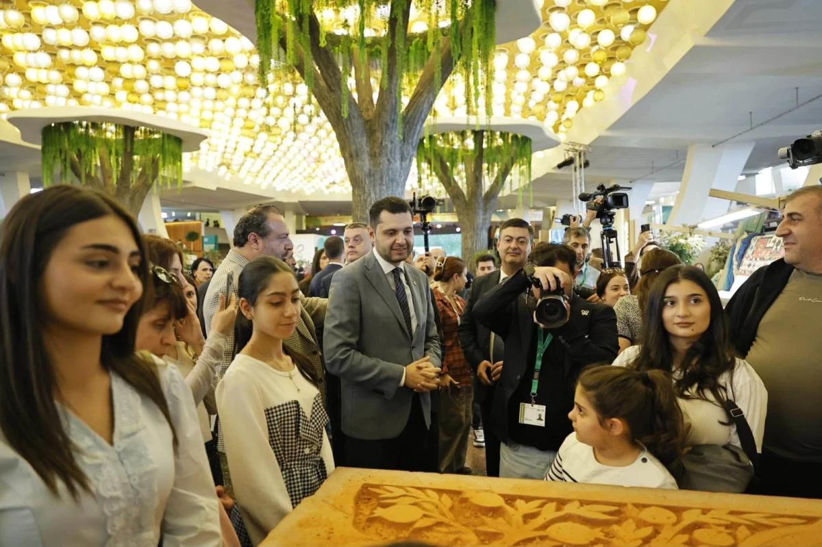 ՇՄ նախարարը այցելել է մարզահամերգային համալիրում գործող COP17-ի Կանաչ գոտի