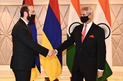 ER və Hindistan XİN rəhbərləri nəqliyyat kommunikasiyaları sahəsində əməkdaşlığın dərinləşdirilməsi perspektivlərini müzakirə ediblər