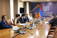 Gevorq Papoyan polad armatur idxal edən şirkətlərin nümayəndələri ilə görüşüb
