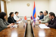 Դավիթ Թադևոսյանը և Չեռնոգորիայի զբոսաշրջության նախարարը քննարկել են ժամանակակից տեխնոլոգիաների՝ զբոսաշրջության ոլորտում կիրառման հնարավորությունները