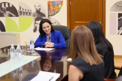 Ժաննա Անդրեասյանը հանդիպում է ունեցել մանկավարժների հետ