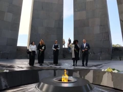 Paris merinin üzvləri Erməni Soyqırımı Muzeyini ziyarət ediblər