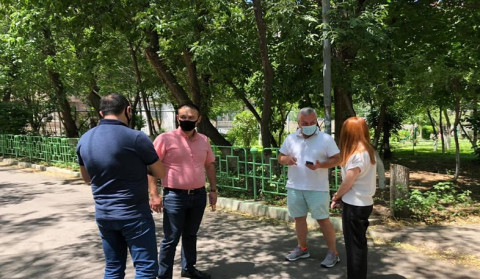 Մակունցը շրջել է Աջափնյակ վարչական շրջանի երկու թաղամասերում