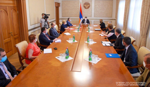 Առողջապահության ոլորտի աշխատողների աշխատավարձերը կտրուկ կբարձրանան. ԱՀ նախագահ