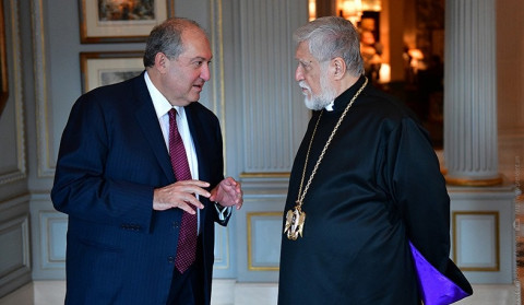 Արմեն Սարգսյանը հեռախոսազրույց է ունեցել Արամ Ա կաթողիկոսի հետ