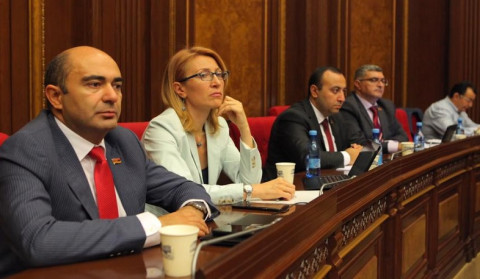 «Լուսավոր Հայաստանը» կներկայացնի «Արտակարգ դրությունը վերացնելու մասին» որոշման նախագիծ