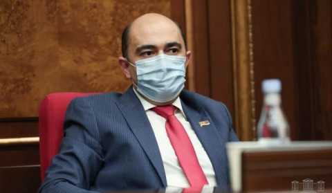 «Լուսավոր Հայաստանն» առաջարկեց չեղարկել արտակարգ դրության երկարաձգման մասին որոշումը