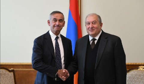 Նախագահ Արմեն Սարգսյանը հանդիպում է ունեցել լորդ Արա Դարզիի հետ