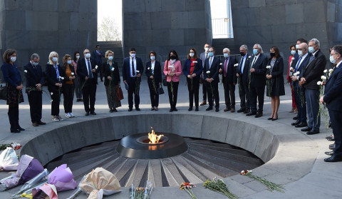 French deputies visited the Tsitsernakaberd memorial