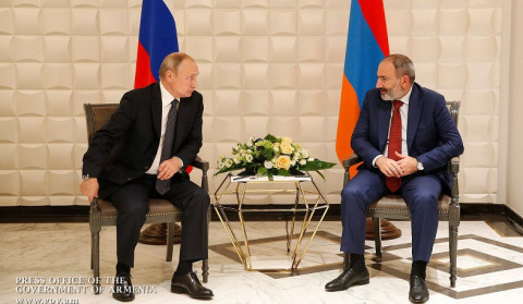 Vladimir Putin Extends Season’s Greetings to Nikol Pashinyan