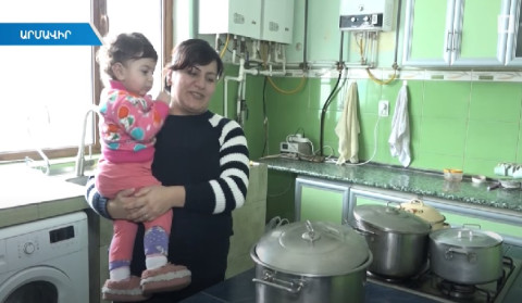 «Մեր տանը» ապաստանած հադրութցի ընտանիքն ապրում է տունդարձի երազանքով