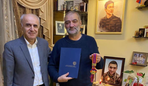 ԻԻՀ-ում ՀՀ դեսպանն այցելել է Արցախյան պատերազմում նահատակված Արթուր Սուքիասյանի ընտանիքին