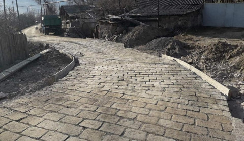 Պետությունը կմեծացնի բնակավայրերի ճանապարհների՝ տեղական քարով սալարկման համաֆինանսավորումը. Պապիկյան