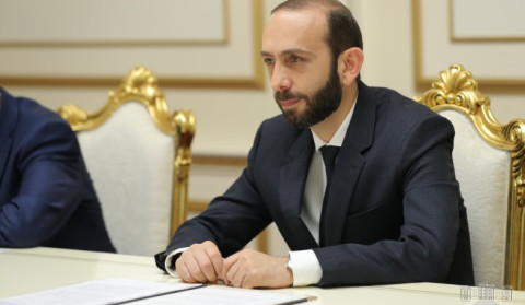 Սիրելի՛ մայրեր, խոսքերը երբևէ չեն հերիքելու շնորհավորելու ձեզ ձեր որդիների փոխարեն. Արարատ Միրզոյան