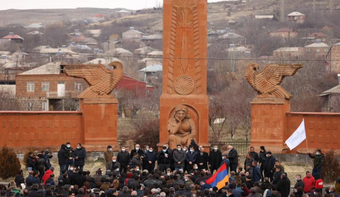 Никол Пашинян встретится в Арагацотнской области с родственниками солдат, пожертвовавших жизнью за Родину