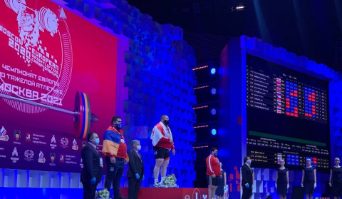 Ağır atletlərimiz Avropa Çempionatında bürünc və gümüş medallar qazanıblar