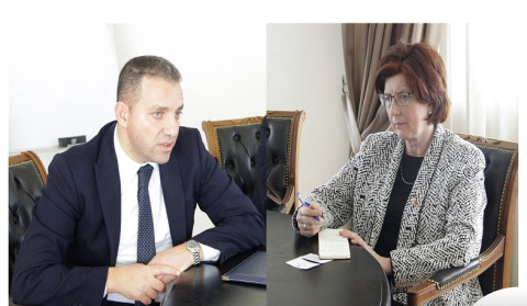 Ermənistan-Kanada iqtisadi münasibətləri inkişaf üçün böyük potensiala malikdir: ER İqtisadiyyat naziri Kanada səfiri ilə görüşüb