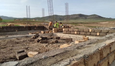 Askeran kəndlərindən didərgin düşmüş ailələr üçün salınan yeni qəsəbədə ilk evlərin  təməlləri qoyulub