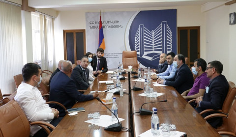 Վահան Քերոբյանը հանդիպել է կաթնամթերք արտադրող և վերամշակող ընկերությունների ներկայացուցիչների հետ