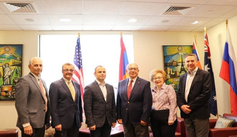 Սինանյանը Ամերիկայի Հայ ավետարանչական ընկերակցության ներկայացուցիչների հետ քննարկել է Մերձավոր Արևելքի հայ համայնքների վիճակը