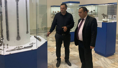 Վայոց ձորի մարզպետն այցելել է Եղեգնաձորի երկրագիտական թանգարան