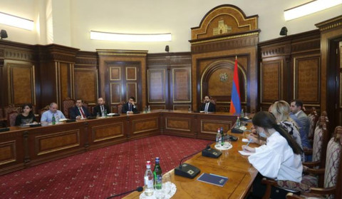 Պետական ծառայությունների թվայնացման հարցով քննարկում՝ Տիգրան Ավինյանի գլխավորությամբ