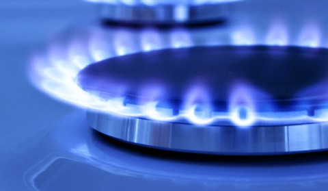 Azərbaycanda qazın qiyməti artır, SOCAR isə Əliyevlərə 500 milyon dollarlıq hədiyyə verir