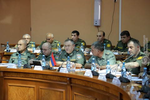 Rusiya SQ Baş Qərargah rəisinin müavini ilə qərargah müzakirələrinin gündəmi müzakirə edildi