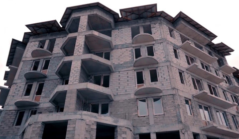 Stepanaketdə Şuşi və Hadrutdan köçürülmüş 153 ailə üçün  yaşayış kompleksinin inşasına başlanıb