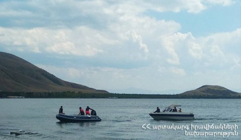 Փրկարարներն ափ են դուրս բերել քաղաքացիներին և խափանված մոտորանավակը