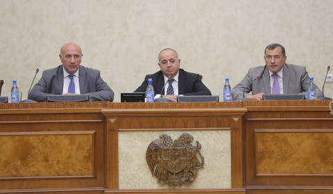 Արշակ Կարապետյանը ներկայացրել է պաշտպանության նախարարի նորանշանակ տեղակալ Կարեն Բրուտյանին