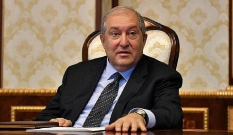 Armen Sarkissian congratulated President of Ukraine on occasion of national holiday