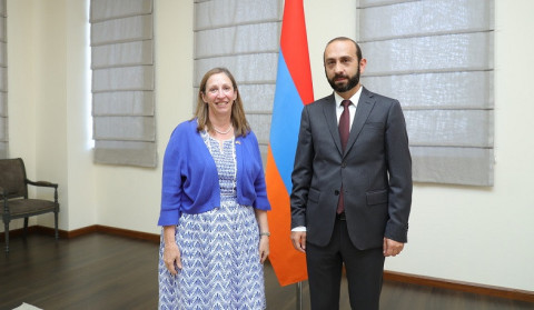 Ararat Mirzoyan ABŞ-ın Ermənistandakı səfiri Linn Treysini qəbul edib