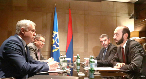 Ararat Mirzoyan and Stanislav Zas discuss dynamics of changes at regional and international levels