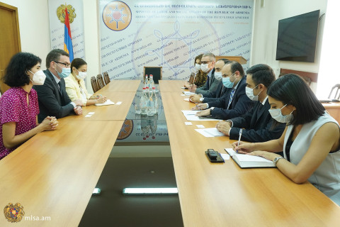 Նարեկ Մկրտչյանը հանդիպել է Միացյալ Թագավորության դեսպանի հետ