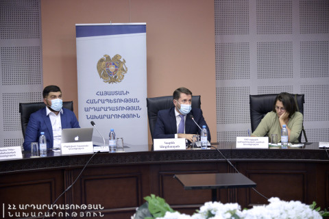 Կարեն Անդրեասյանը Սահմանադրական բարեփոխումների հարցը քննարկել է արտախորհրդարանական ուժերի հետ