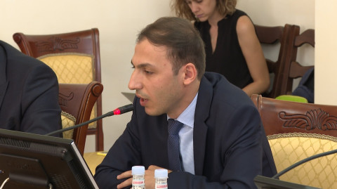ԱԺ-ում քննարկվել է հետպատերազմական իրավիճակն Արցախում