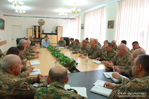 President of Artsakh introduced newly appointed Minister of Defense Kamo Vardanyan to highest command staff of Defense Army