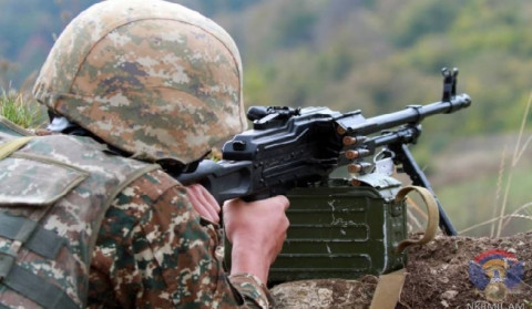 Azərbaycan SQ Artsaxda atəşkəs rejimini pozub, Müdafiə Ordusunun hərbçisi güllə yarası alıb