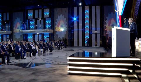 Rusiya erməniləri və erməni biznesi Ermənistanın yanında möhkəm dayanmağa davam edir: ER baş naziri