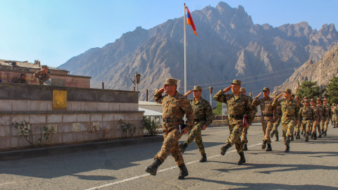 Անկախության օրը զորամիավորումներում