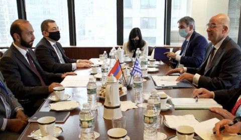 Արարատ Միրզոյանը Հունաստանի ԱԳ նախարարին է ներկայացրել Արցախի դեմ սանձազերծված ադրբեջանա-թուրքական ագրեսիայի հետևանքով ստեղծված իրավիճակը