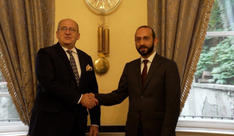 Ararat Mirzoyan Polşa XİN rəhbəri ilə görüşdə Azərbaycanda saxlanılan erməni hərbi əsirlərin probleminə toxunub