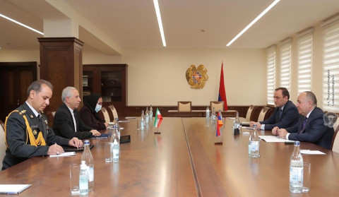 ՀՀ պաշտպանության նախարարը կարևորել է Իրանի դերակատարությունը տարածաշրջանային անվտանգության ապահովման գործում