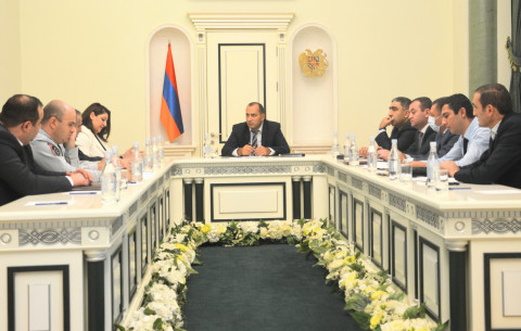 ՀՀ գլխավոր դատախազությունում քննարկվել են ճանապարհատրանսպորտային կանոնների հանցավոր խախտման դեպքերի աճի, դրա դեմ պայքարի խնդիրները