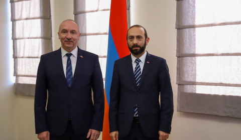 Ararat Mirzoyan Belarus səfiri ilə görüşdə regional məsələlərə toxundu
