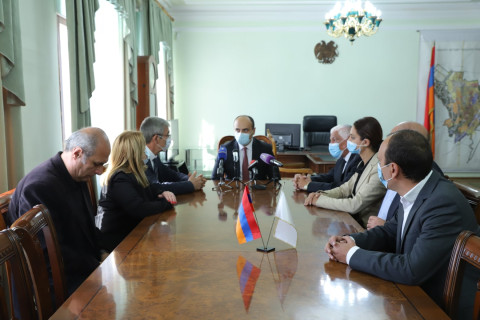 Փոխմարզպետը Գյումրիի քաղաքապետարանի աշխատակազմին է ներկայացրել համայնքի ղեկավարի պաշտոնակատարին