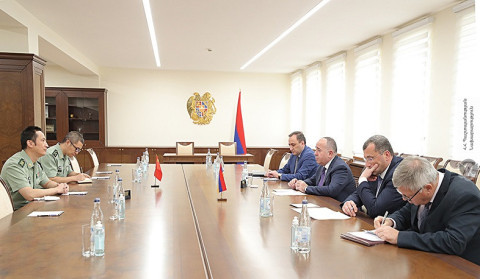 ER müdafiə naziri Çin hərbi attaşesi ilə müdafiə sahəsində əməkdaşlığın perspektivlərini müzakirə edib